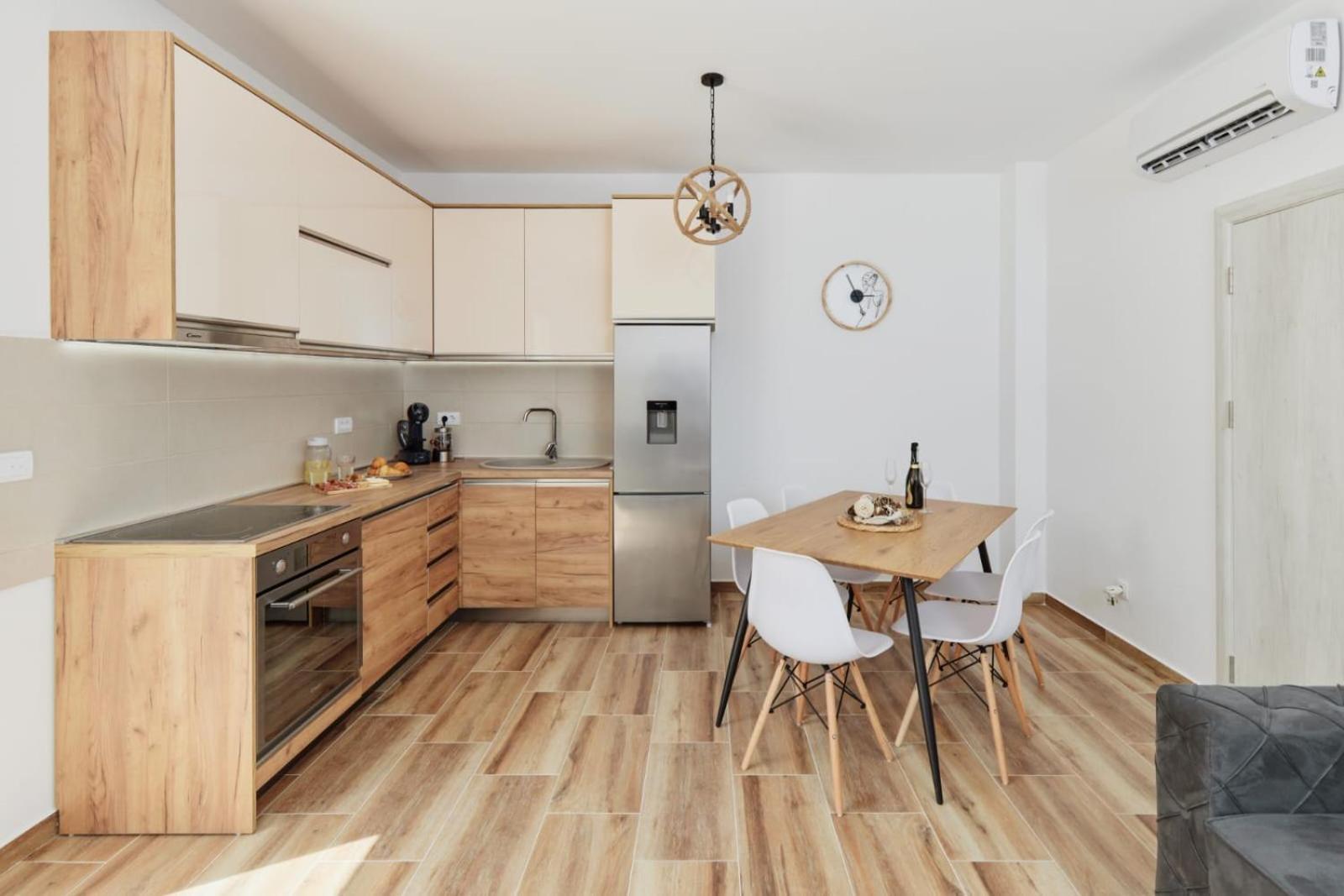 Petrovic Apartmani Tivat Exterior photo