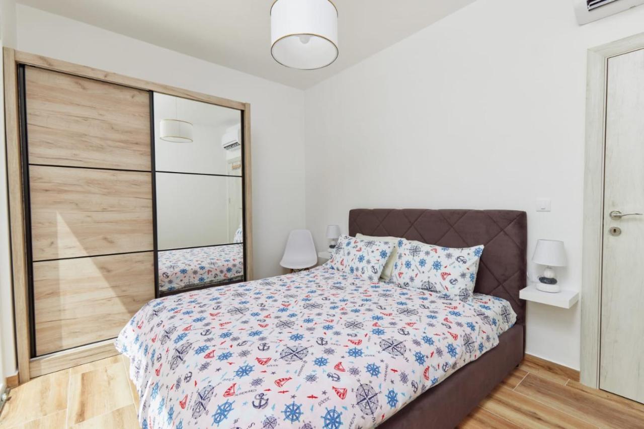 Petrovic Apartmani Tivat Exterior photo