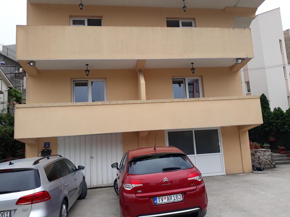 Petrovic Apartmani Tivat Exterior photo